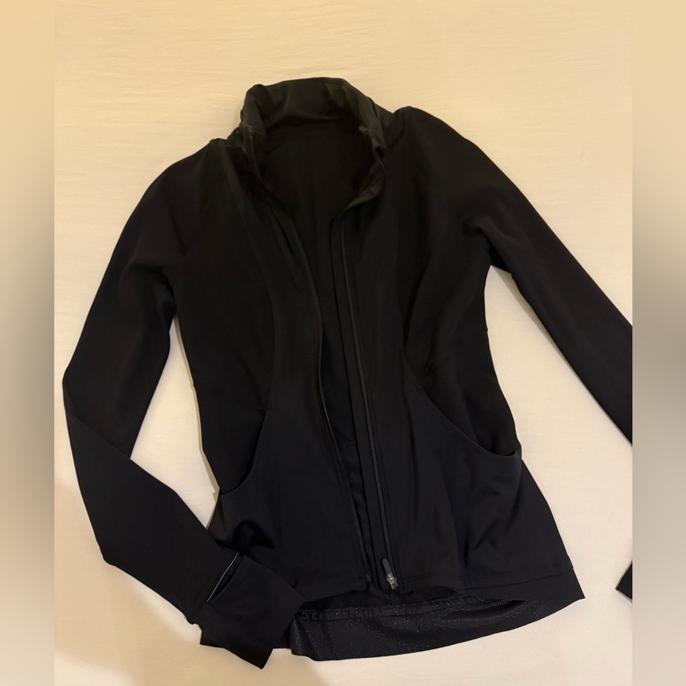 Lululemon jacket - size 4/6, black